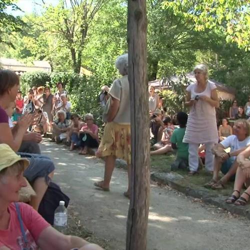 Concours de création de gilets de berger en laine de brebis raïole