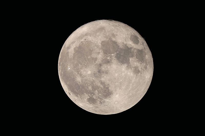super_lune_du_14_novembre_2016_c_bruno_daversin_pnc.jpg